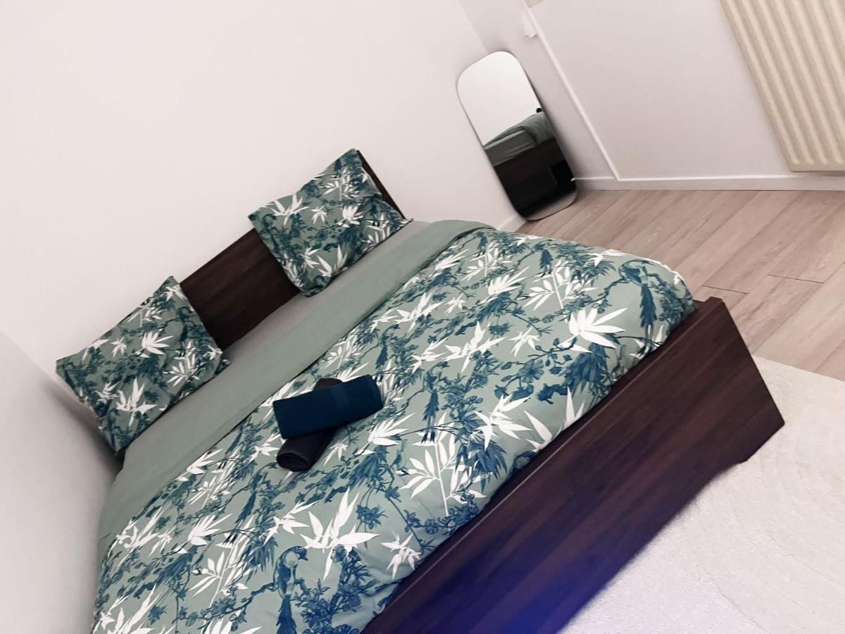 Logement Entier Chambre+Salon + Jardin & Terrasse Les Ulis Extérieur photo