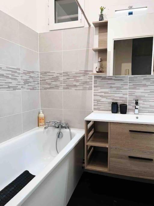 Logement Entier Chambre+Salon + Jardin & Terrasse Les Ulis Extérieur photo