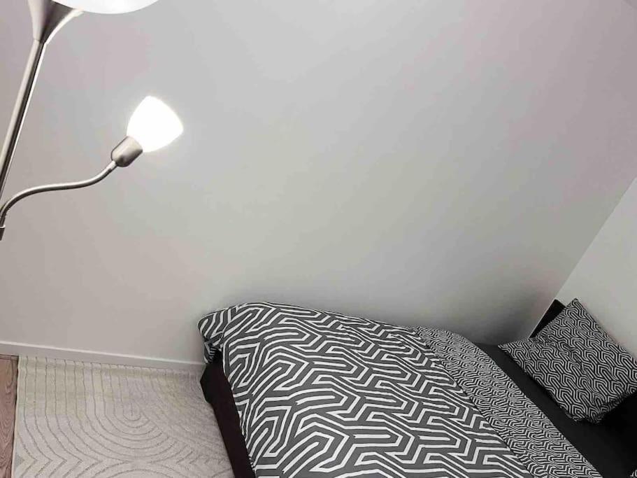 Logement Entier Chambre+Salon + Jardin & Terrasse Les Ulis Extérieur photo