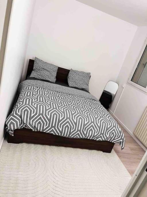 Logement Entier Chambre+Salon + Jardin & Terrasse Les Ulis Extérieur photo