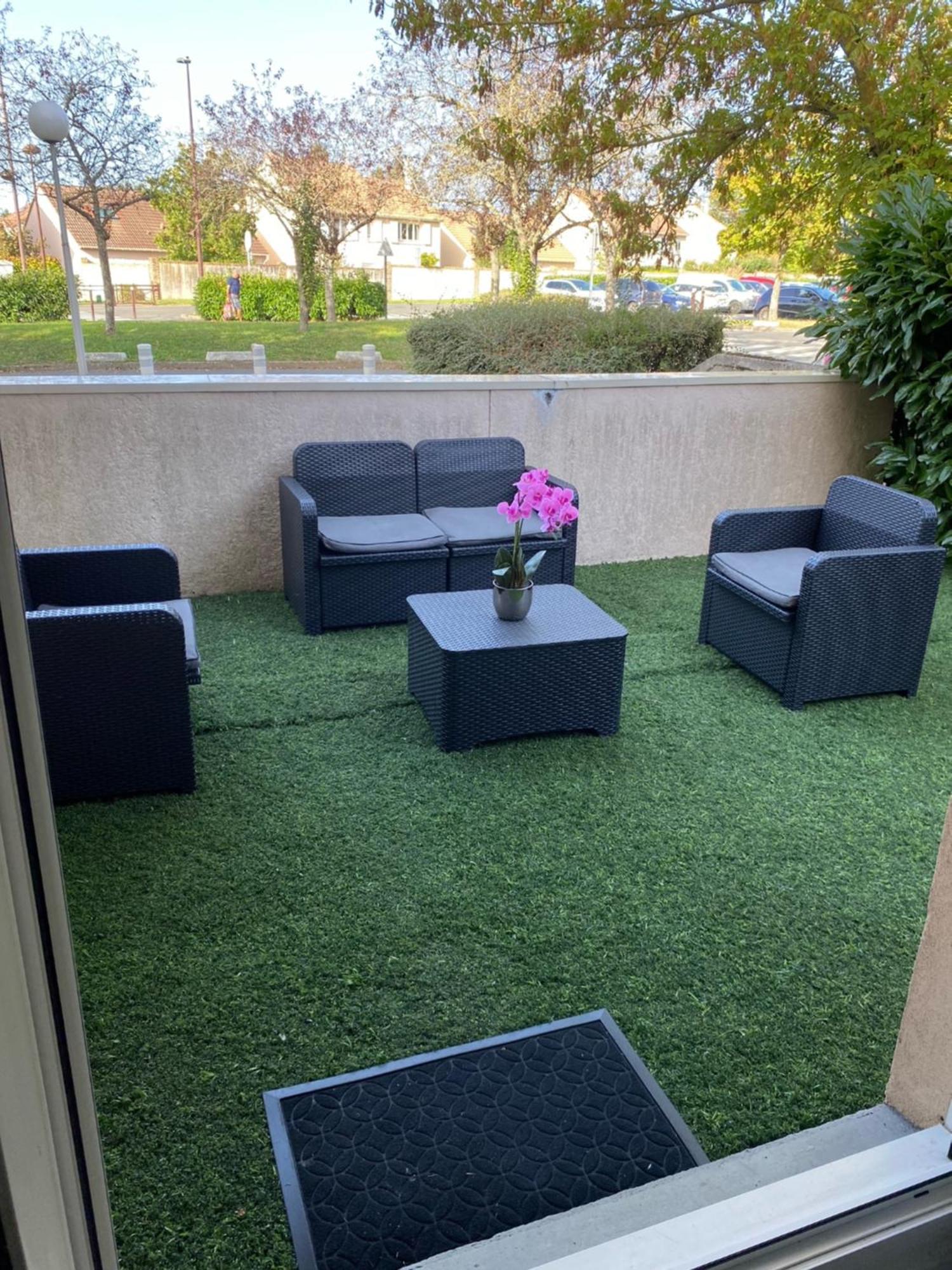 Logement Entier Chambre+Salon + Jardin & Terrasse Les Ulis Extérieur photo